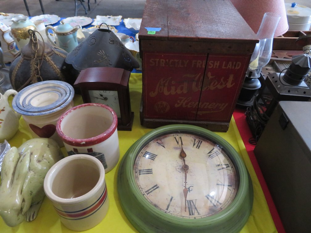 Image for Mid-Week Antique and Collectible Sale