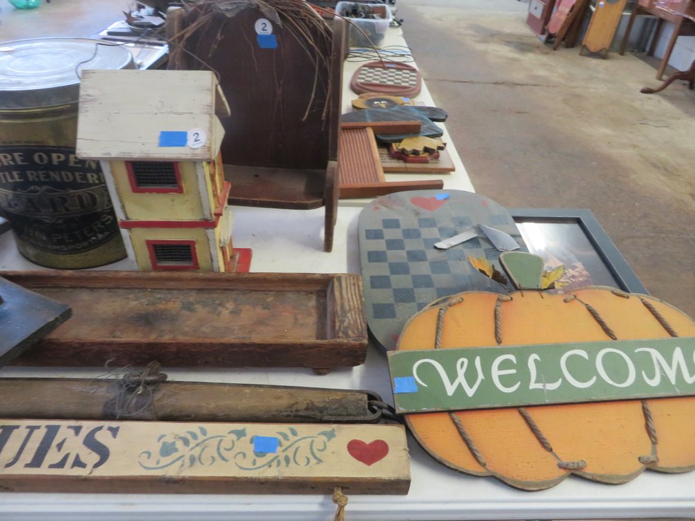 Image for Mid-Week Antique and Collectible Sale
