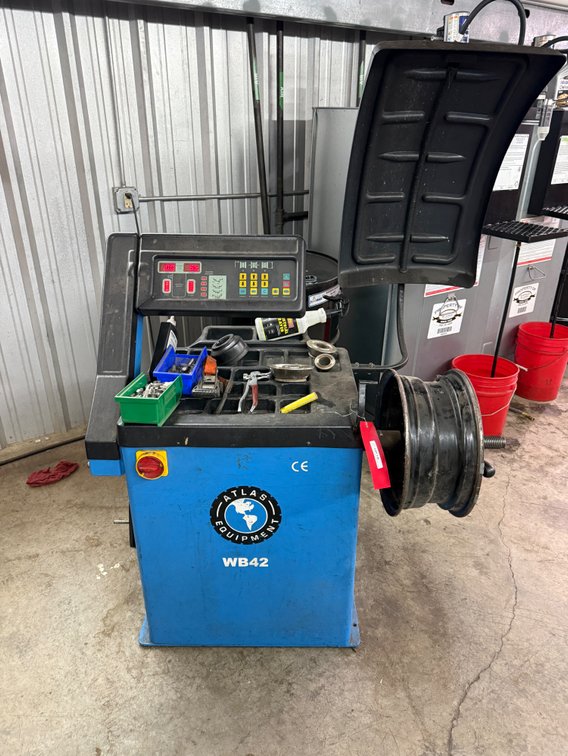 Image for Professional Auto Service Retirement Auction---Car Lifts,Tools, Service Trucks