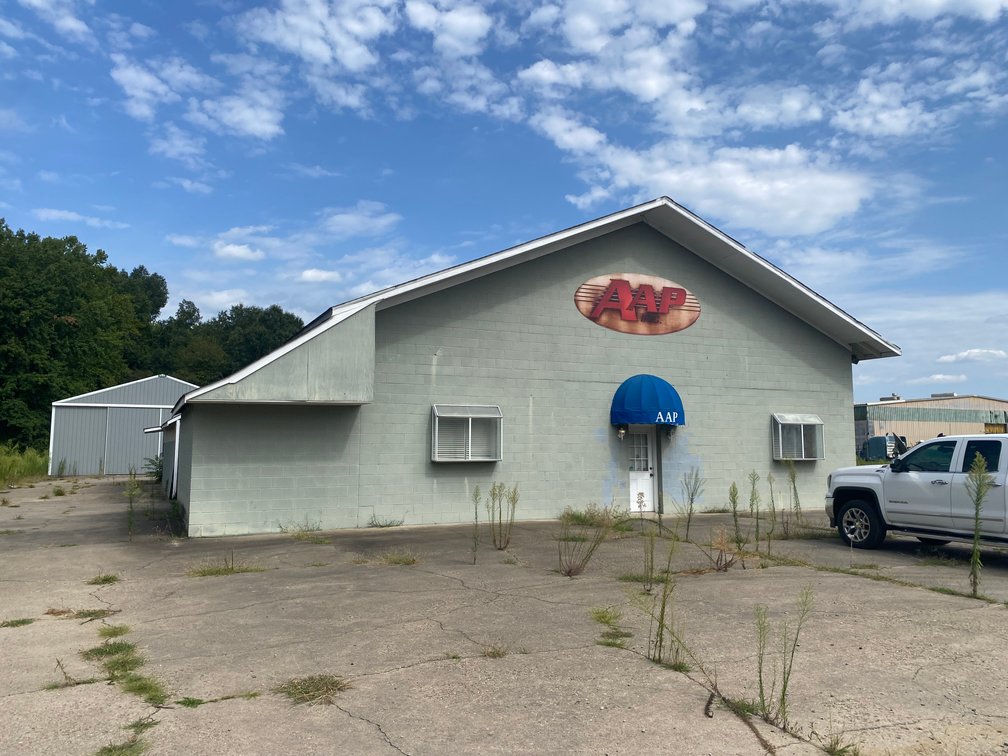 Image for Foreclosure Auction - 8,295 sq ft Industrial Warehouse/Office Flex Property on 5 acres - 16388 Industrial Dr. Milford, VA 22514