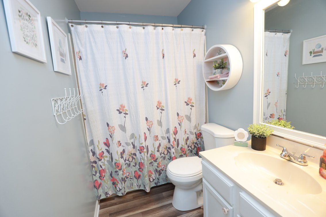 Image for 4BR/2.5BA Home Auction in Richmond's West End - 2035 Cambridge Dr