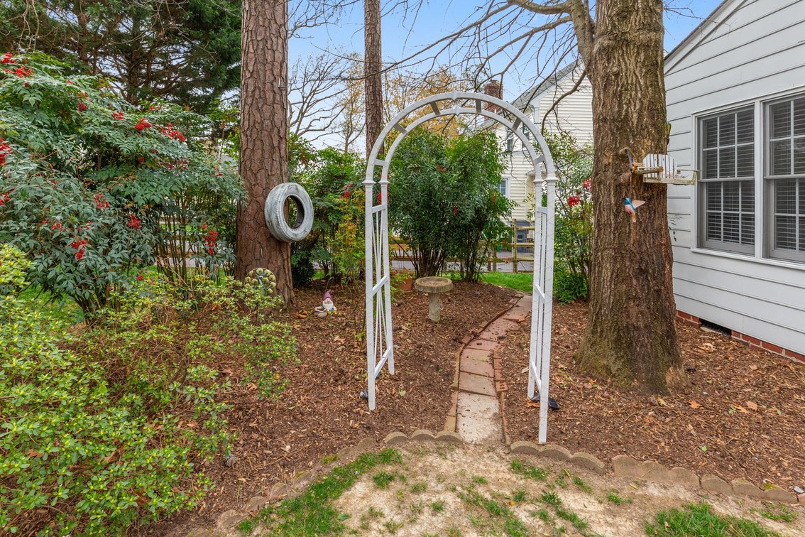 Image for 4 Bed/2.5 Bath 3,448 sq ft Home in Short Pump - 11909 Marnelan Dr