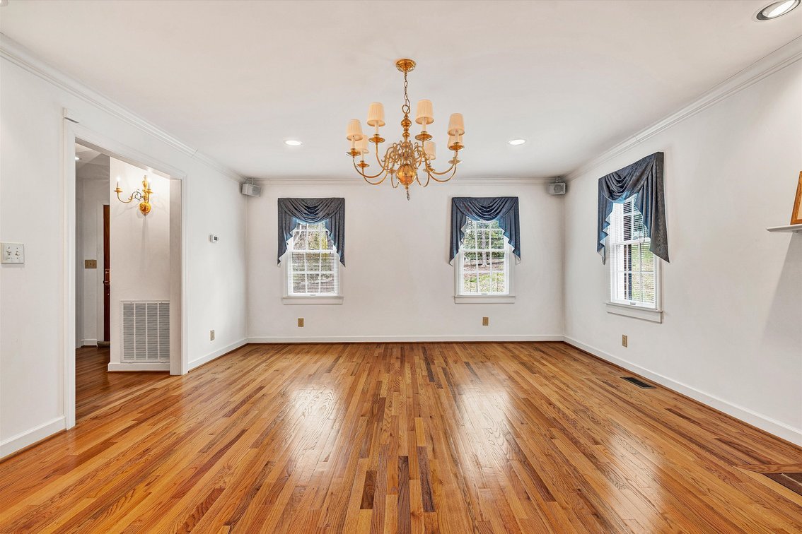 Image for Beautiful Troutville home with Colonial Williamsburg flair