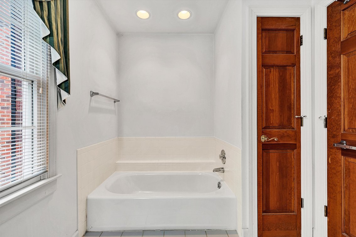 Image for Beautiful Troutville home with Colonial Williamsburg flair