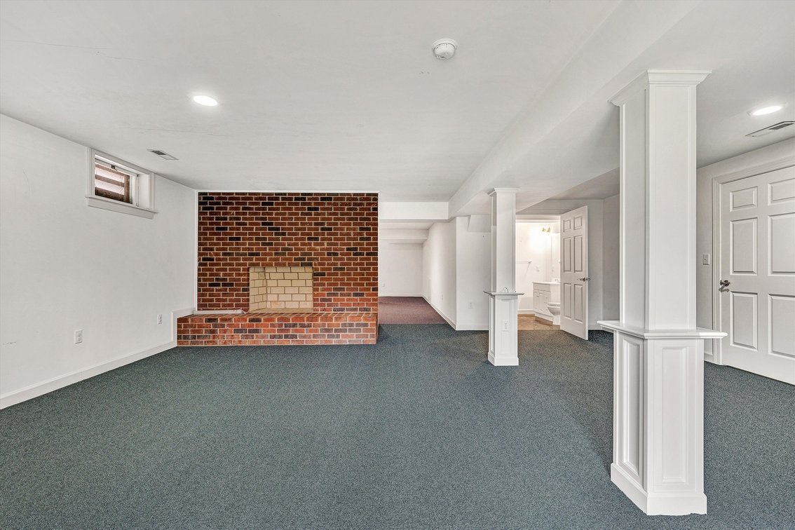 Image for Beautiful Troutville home with Colonial Williamsburg flair