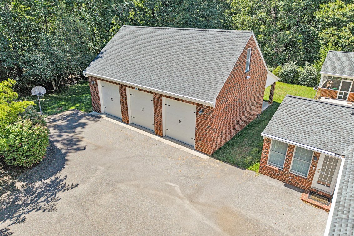 Image for Beautiful Troutville home with Colonial Williamsburg flair
