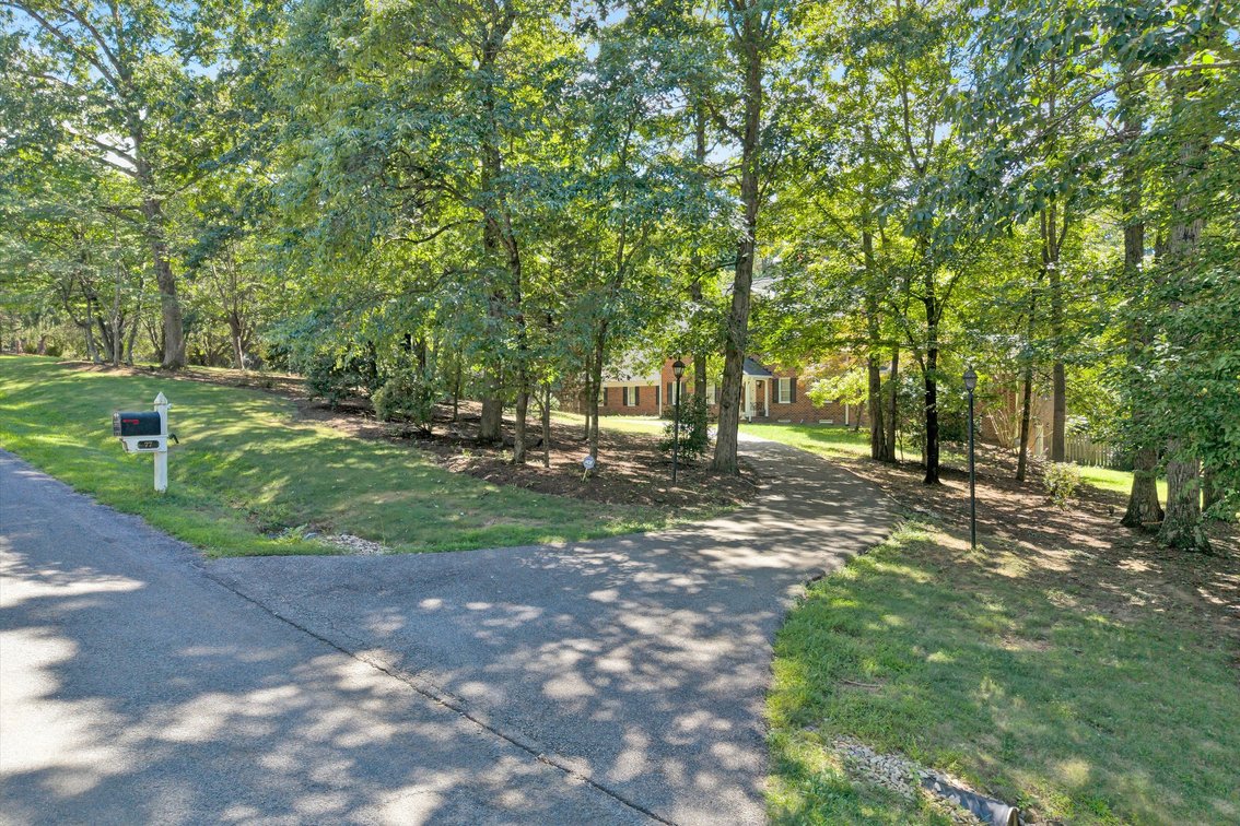 Image for Beautiful Troutville home with Colonial Williamsburg flair