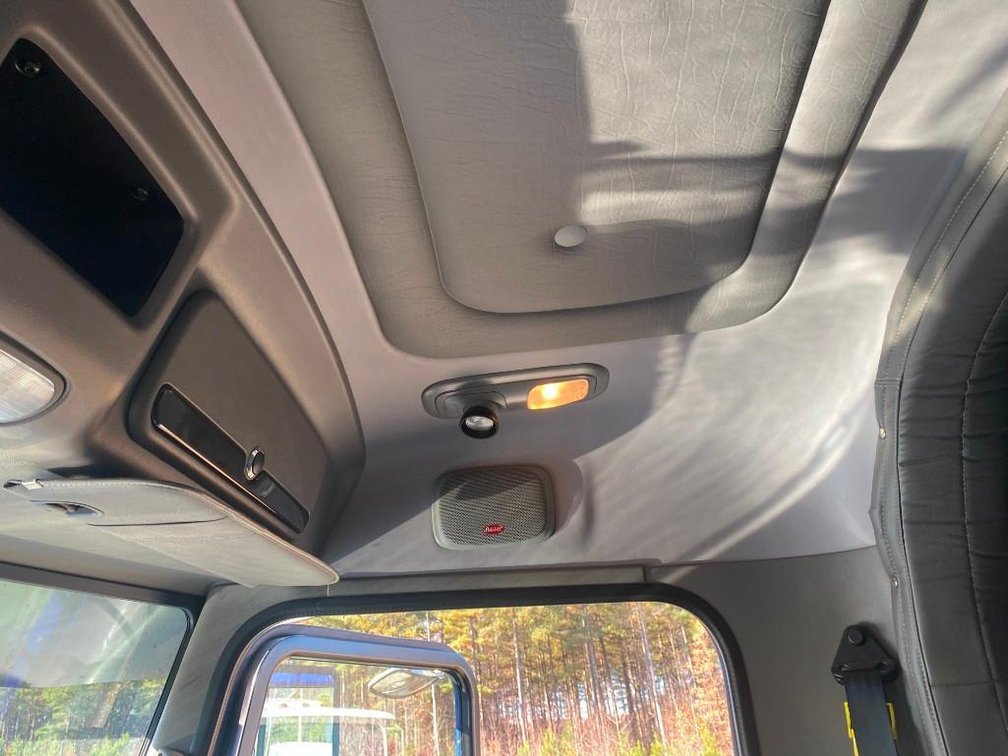 Image for Bankruptcy Court Ordered: 2022 Peterbilt 389 Sleeper Cab Road Tractor