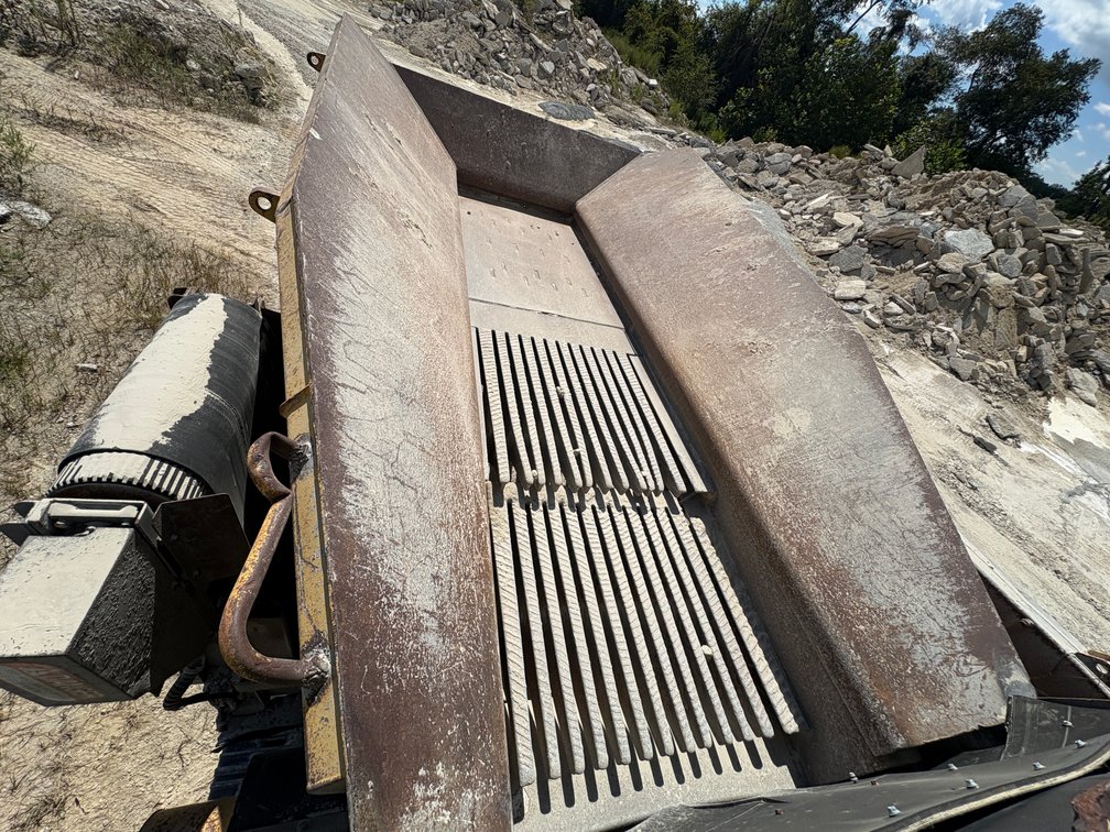 Image for Heavy Equipment Auction - 2006 Komatsu BR480RG Mobile Jaw Crusher