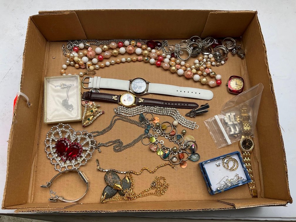 Image for Furniture, collectibles, household-Rockwood Heights