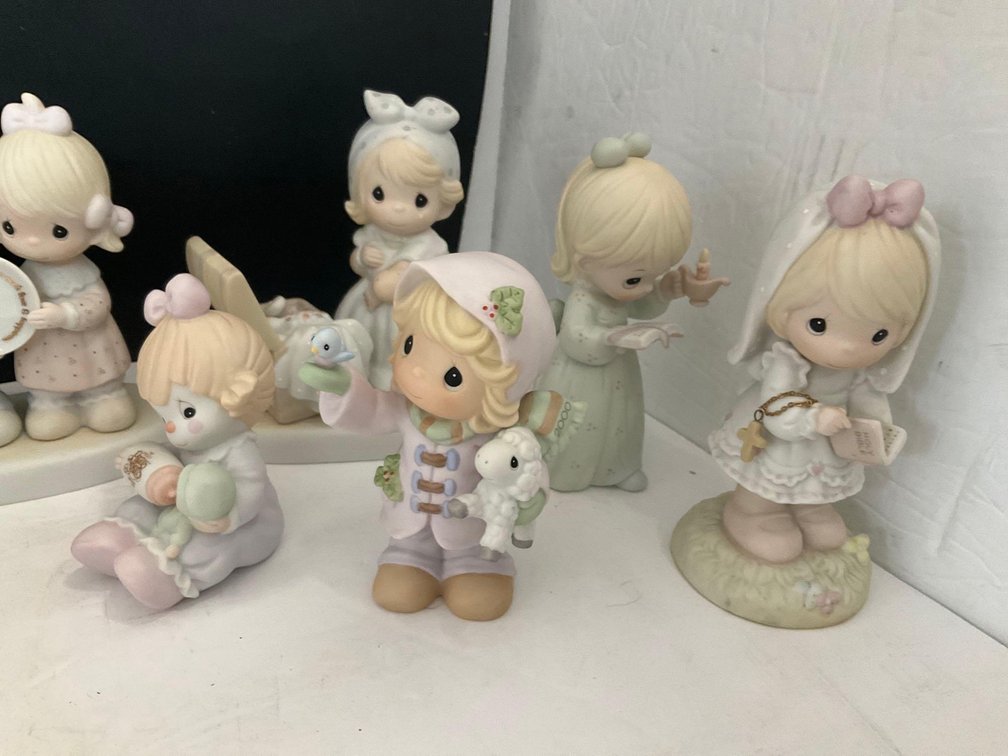 Image for Furniture, collectibles, household-Main back