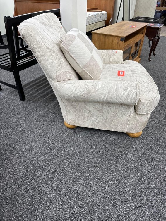 Image for Truck, furniture, jewelry, collectibles, household-Main front
