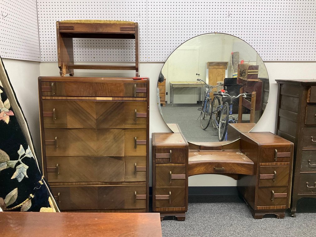 Image for Furniture, collectibles, household-Main front