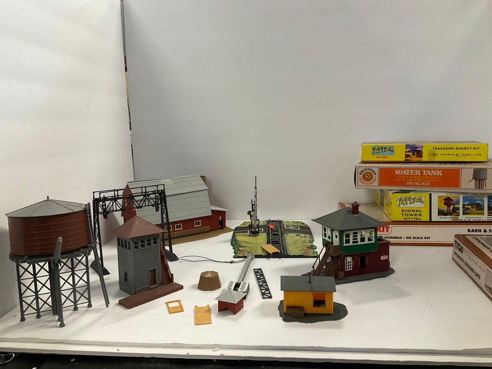 Image for Furniture, collectibles, household-Main Back half