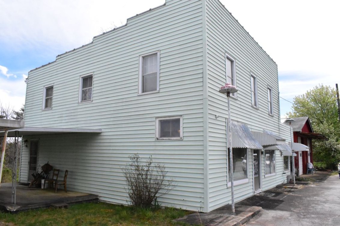 Image for Estate of the Late Donald Thomas - House with Garages