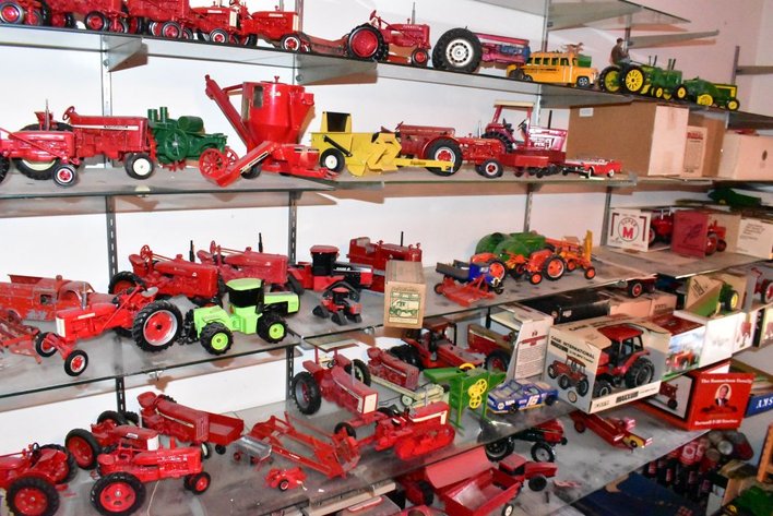 Vintage Farm Toys - Collection of Phil Fishel