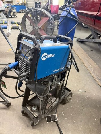 Image for Auto Body Shop & Vehicles - Owner Retiring