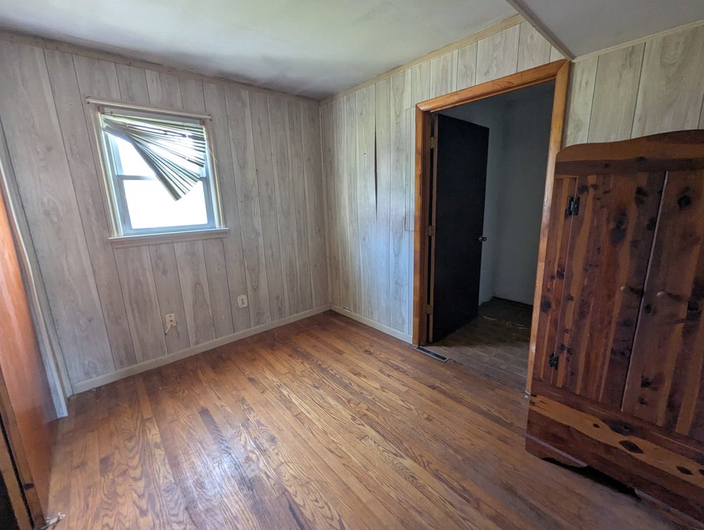Image for 2 BEDROOM VINYL SIDED BUNGALOW W/ 2-CAR DET. GARAGE