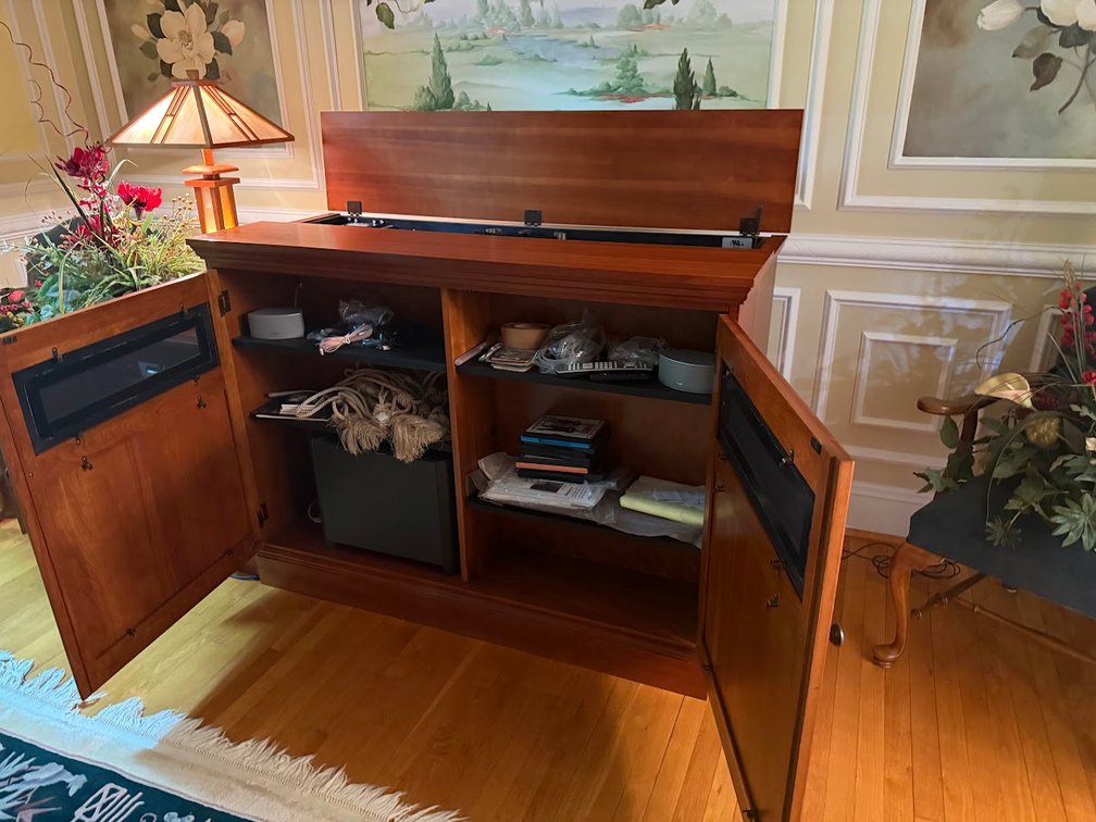 Image for Beautiful Chesterfield 3-Day Estate Tag Sale – July 31st, August 1st & August 2nd !