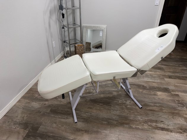 Image for Former Ida Grove Salon Equipment & Contents Online Only Auction!