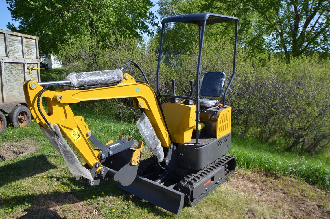 Image for EXCAVATORS, SKID STEERS, SHIPPING CONTAINERS, SKID STEER ATTACHMENTS - Mondovi, WI