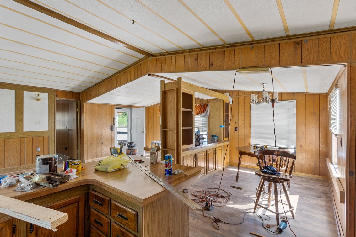 Image for Commercial Real Estate Auction - (+/-) 1.11 Acres with Block Building and Mobile Home