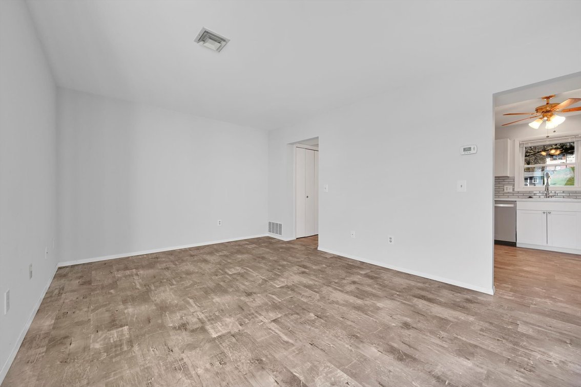 Image for Palmyra Real Estate Auction - Interior Townhome