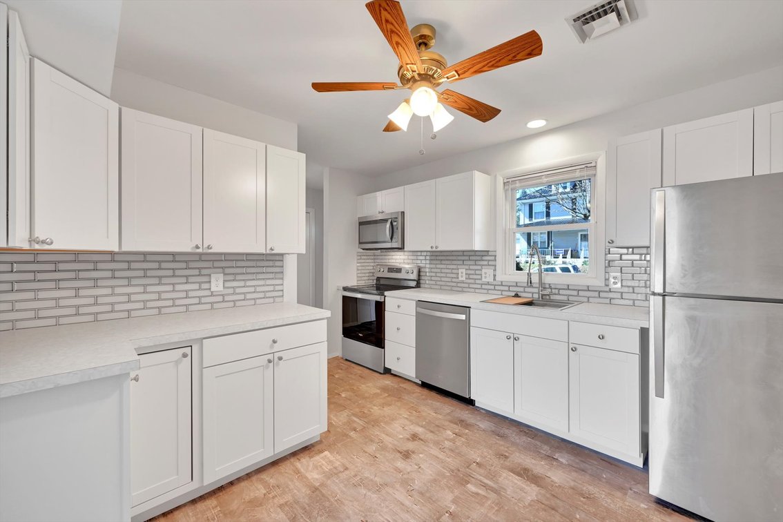 Image for Palmyra Real Estate Auction - Interior Townhome