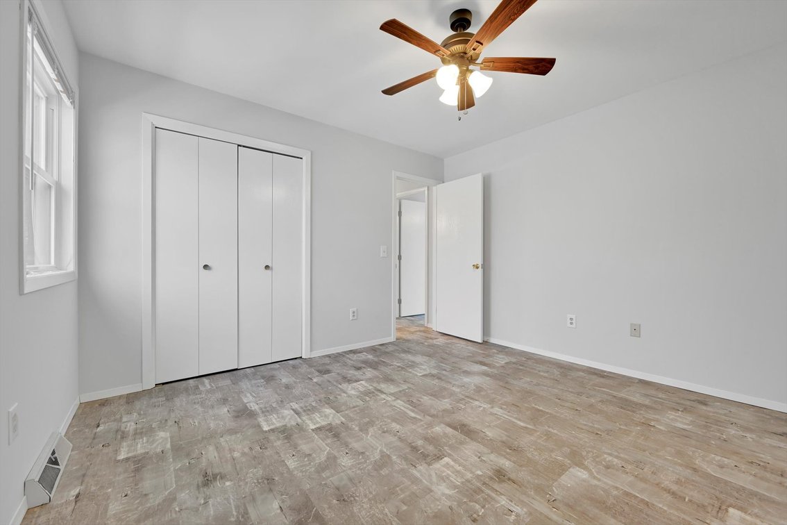 Image for Palmyra Real Estate Auction - Interior Townhome
