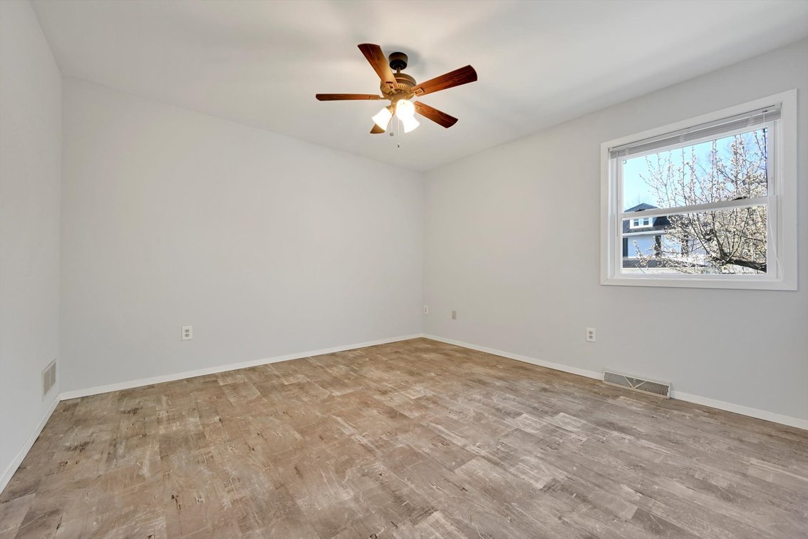Image for Palmyra Real Estate Auction - Interior Townhome