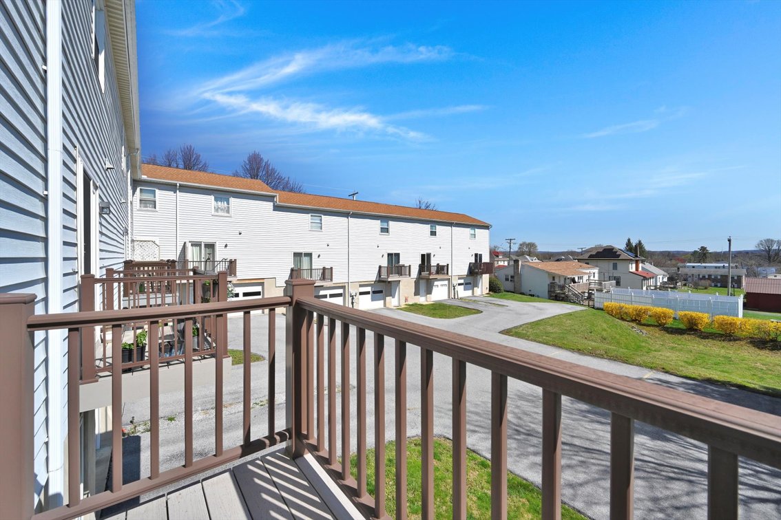 Image for Palmyra Real Estate Auction - Interior Townhome