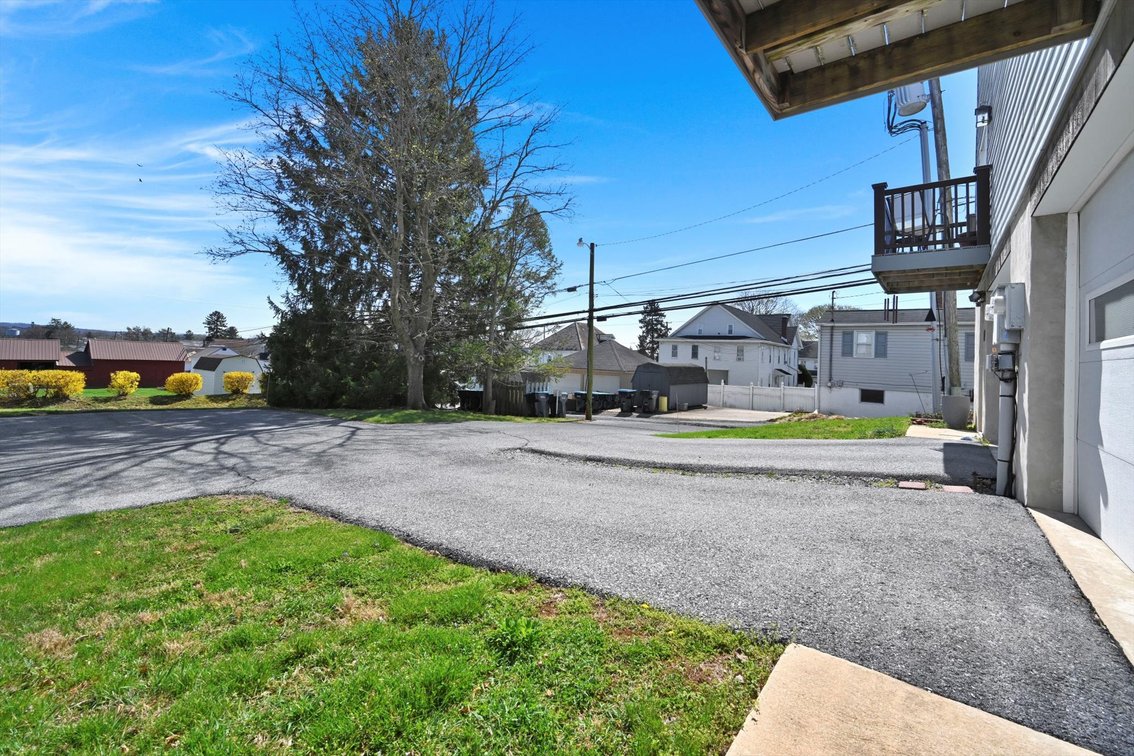 Image for Palmyra Real Estate Auction - Interior Townhome