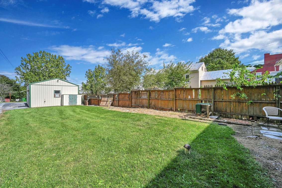 Image for Real Estate Auction - Jonestown