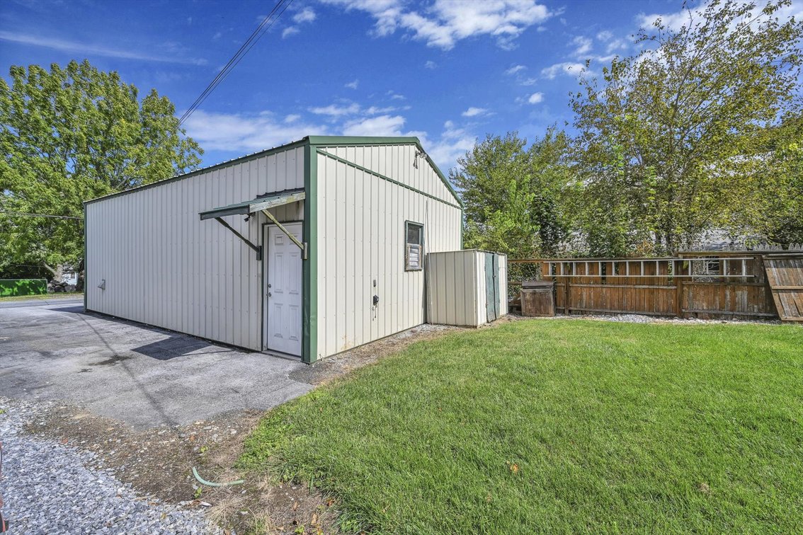 Image for Real Estate Auction - Jonestown