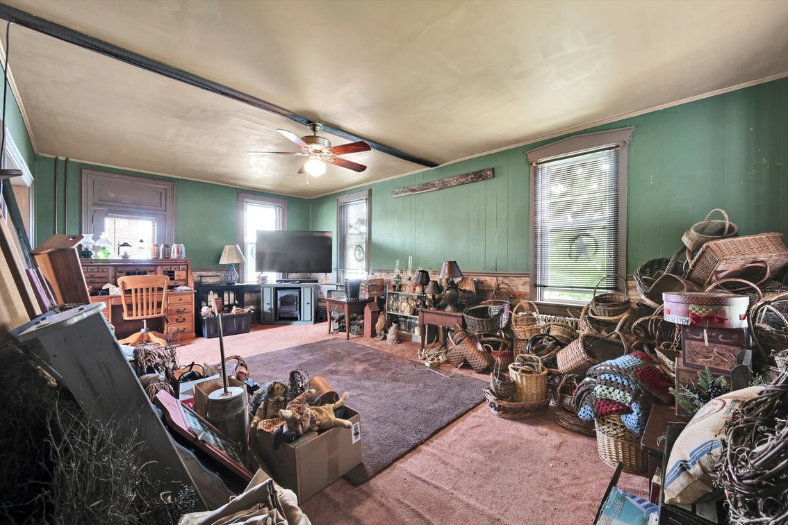 Image for ONLINE REAL ESTATE AUCTION - FIXER UPPER!