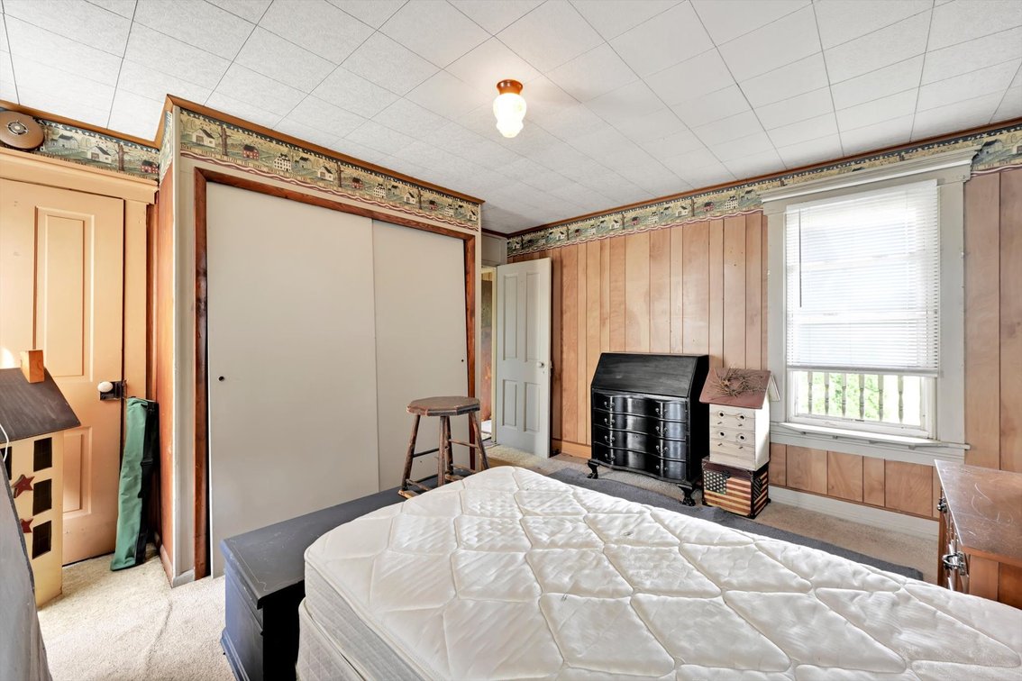 Image for ONLINE REAL ESTATE AUCTION - FIXER UPPER!