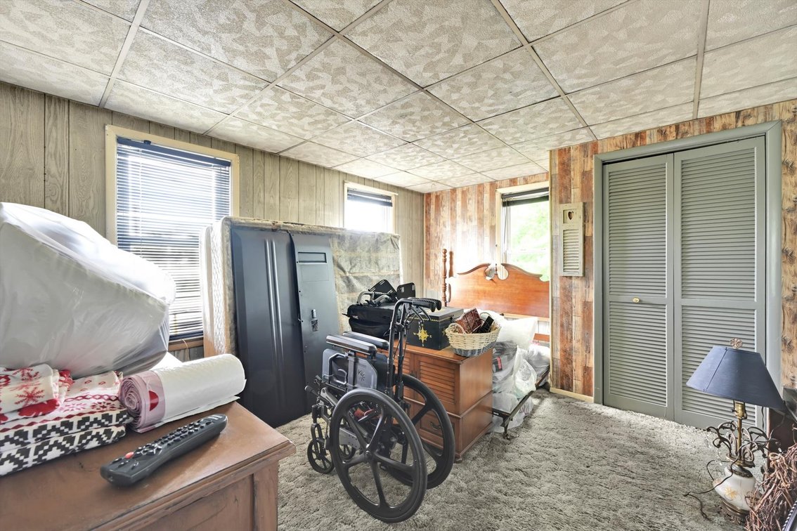 Image for ONLINE REAL ESTATE AUCTION - FIXER UPPER!