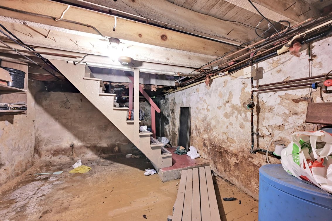 Image for ONLINE REAL ESTATE AUCTION - FIXER UPPER!