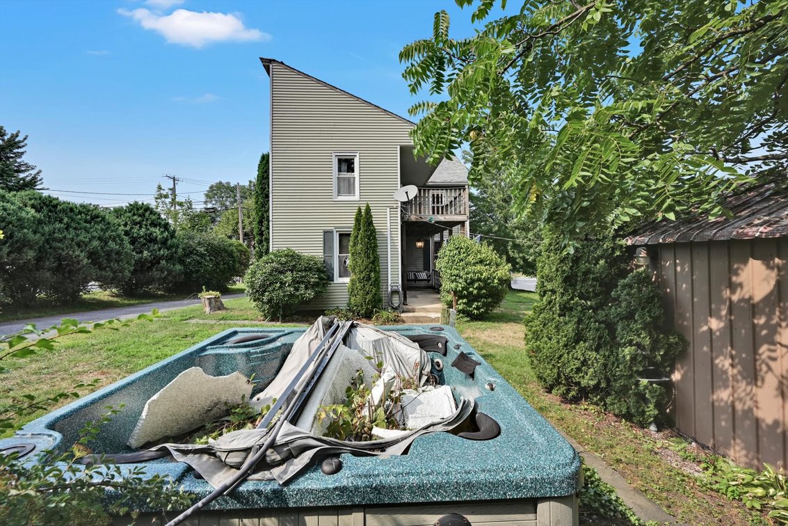 Image for ONLINE REAL ESTATE AUCTION - FIXER UPPER!