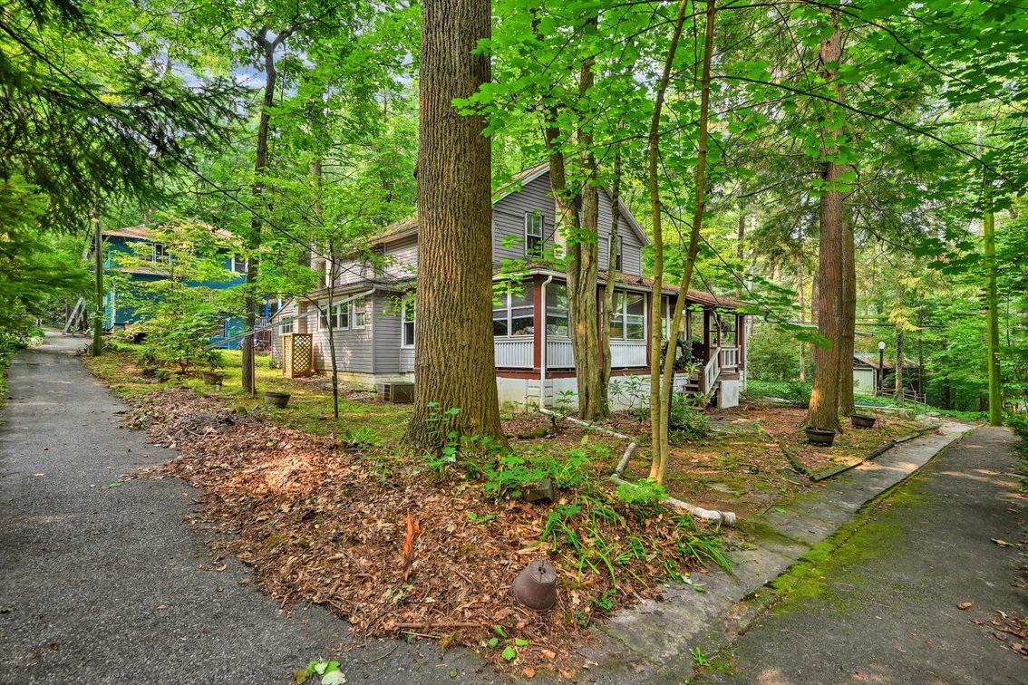 Image for Online Real Estate Auction - FIXER UPPER Cottage in Mount Gretna