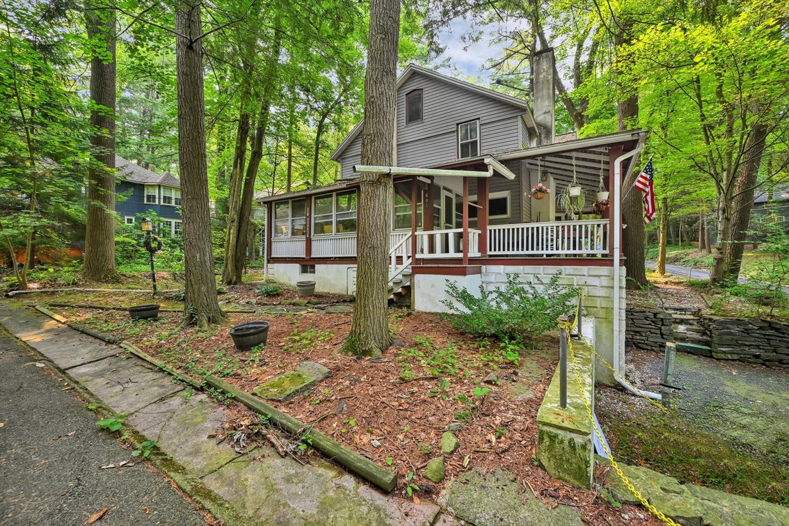 Image for Online Real Estate Auction - FIXER UPPER Cottage in Mount Gretna