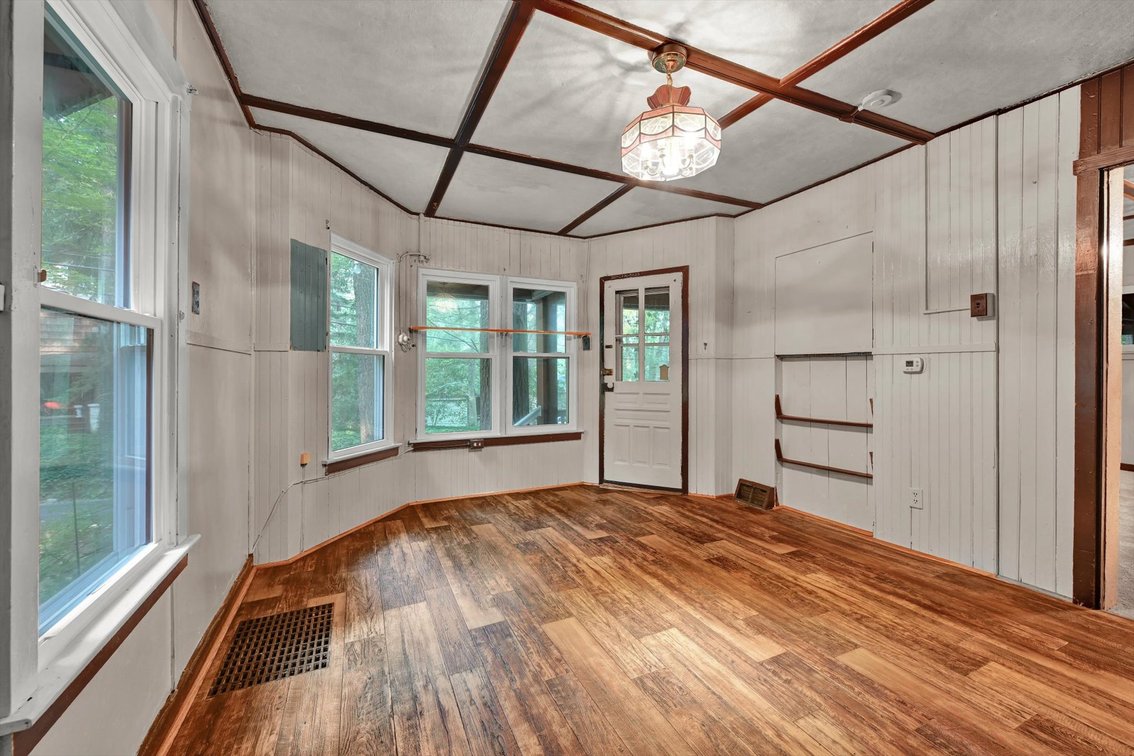 Image for Online Real Estate Auction - FIXER UPPER Cottage in Mount Gretna