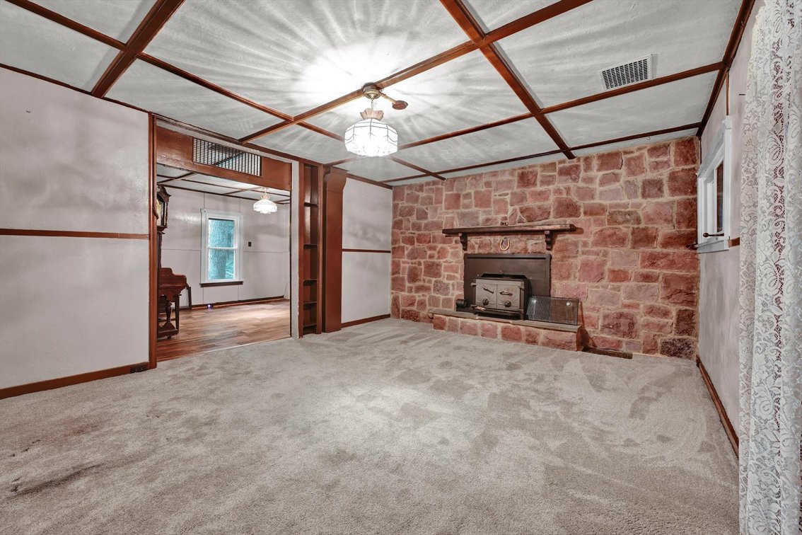 Image for Online Real Estate Auction - FIXER UPPER Cottage in Mount Gretna