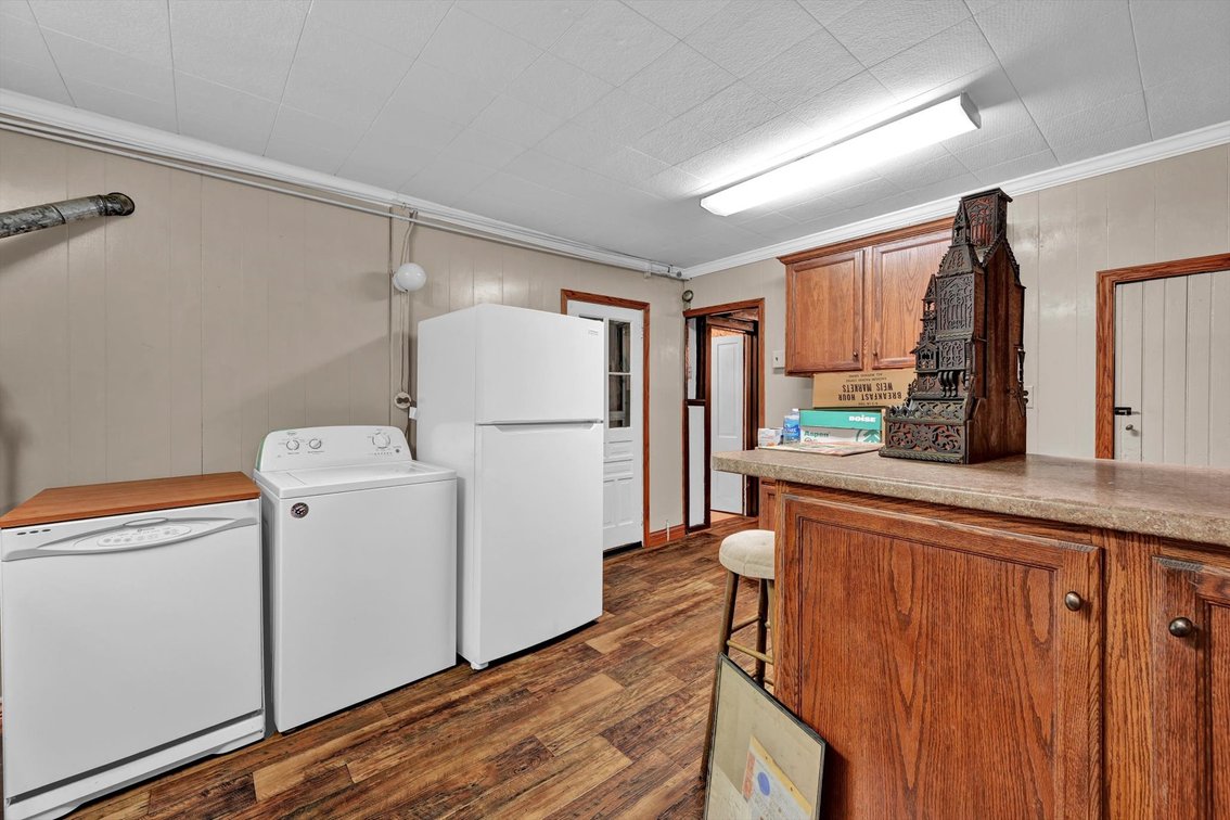 Image for Online Real Estate Auction - FIXER UPPER Cottage in Mount Gretna