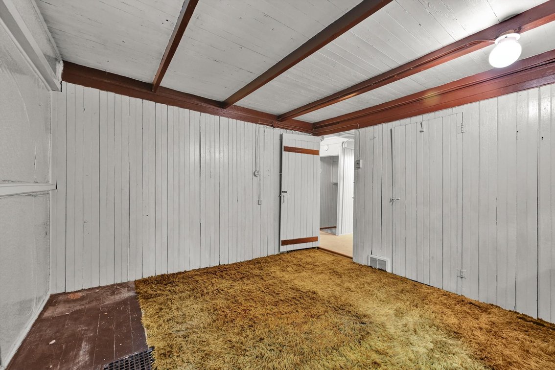 Image for Online Real Estate Auction - FIXER UPPER Cottage in Mount Gretna
