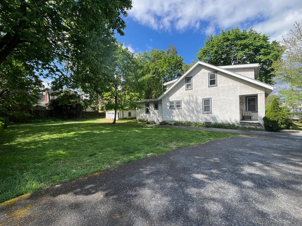 Image for Real Estate Auction - Cape Cod in Lebanon