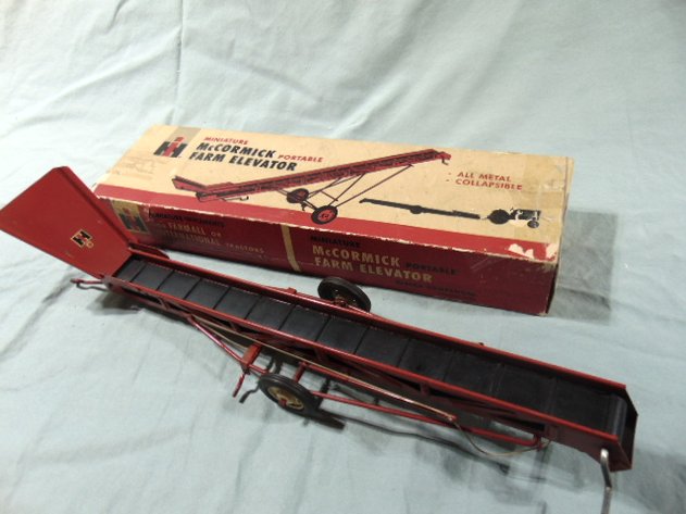 Image for Dyersville Spring Auction Extravaganza