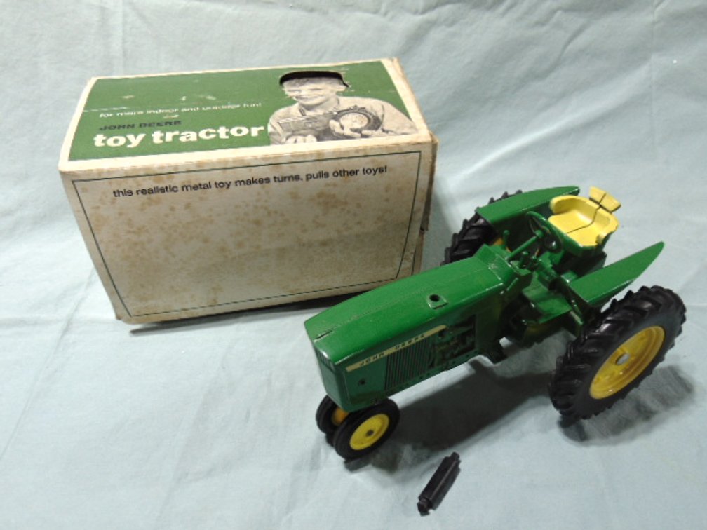 Image for Dyersville Spring Auction Extravaganza