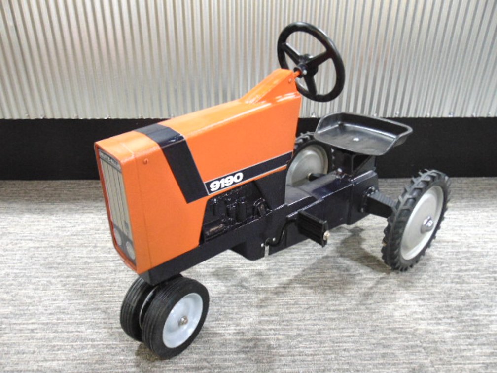 Image for Dyersville Spring Auction Extravaganza