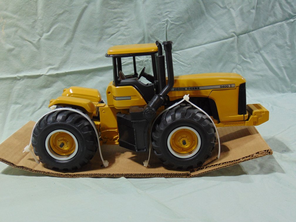 Image for Dyersville Spring Auction Extravaganza